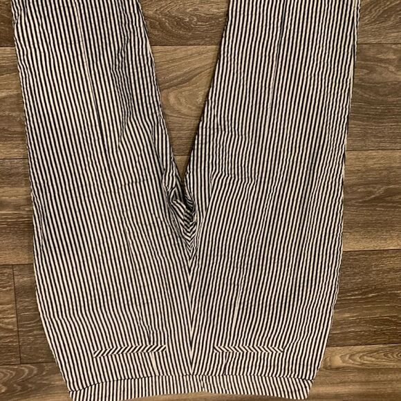 Sandro 100% Cotton Seersucker Capri Pants Size 10 - Picture 3 of 3